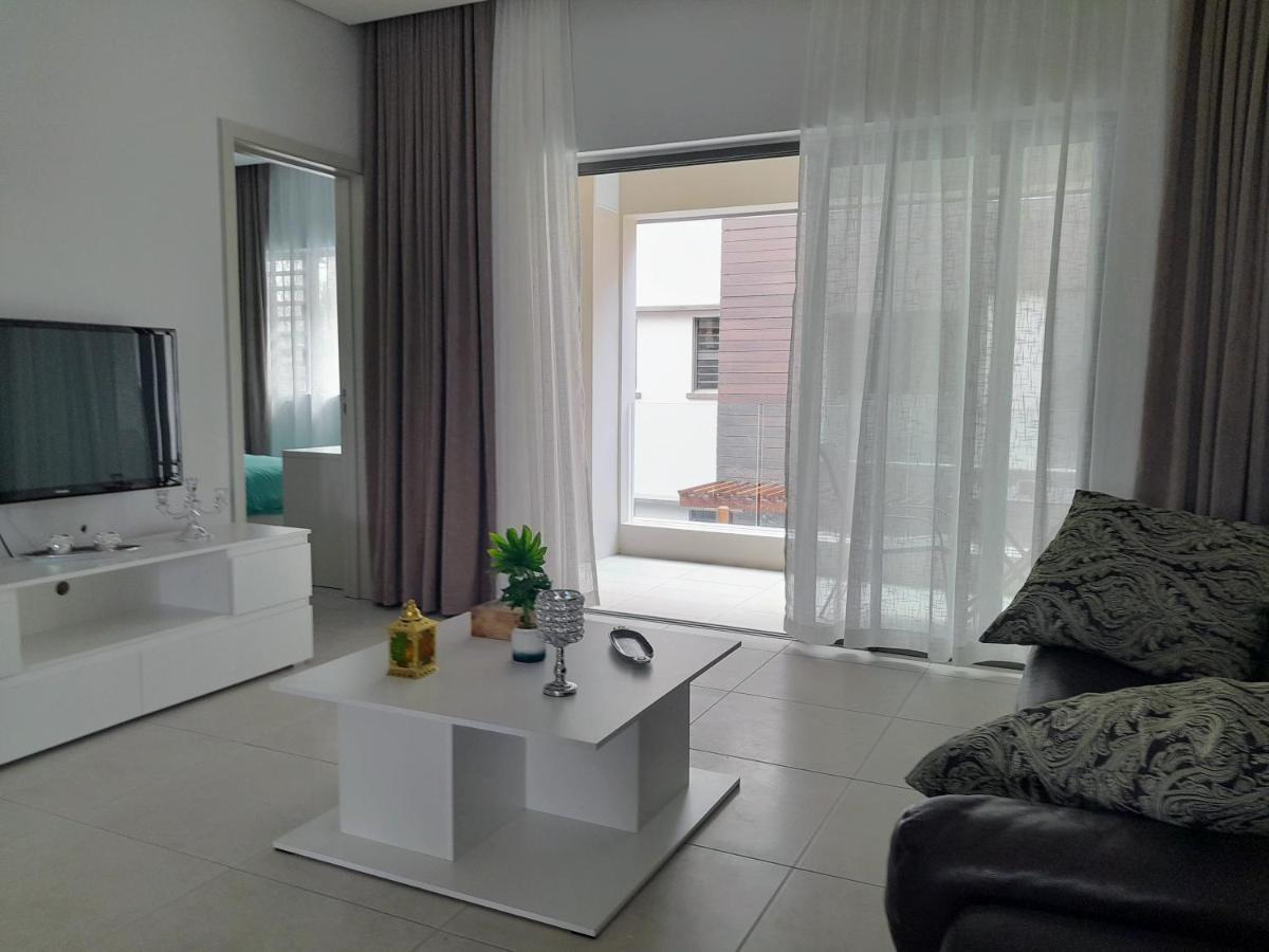 Appt Neuf De 2Ch Ds Residence Avec Piscine, Route Cotiere Grand Baie Bagian luar foto