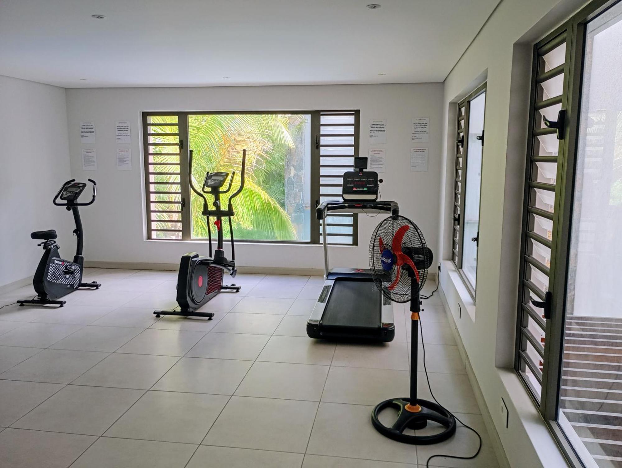 Appt Neuf De 2Ch Ds Residence Avec Piscine, Route Cotiere Grand Baie Bagian luar foto