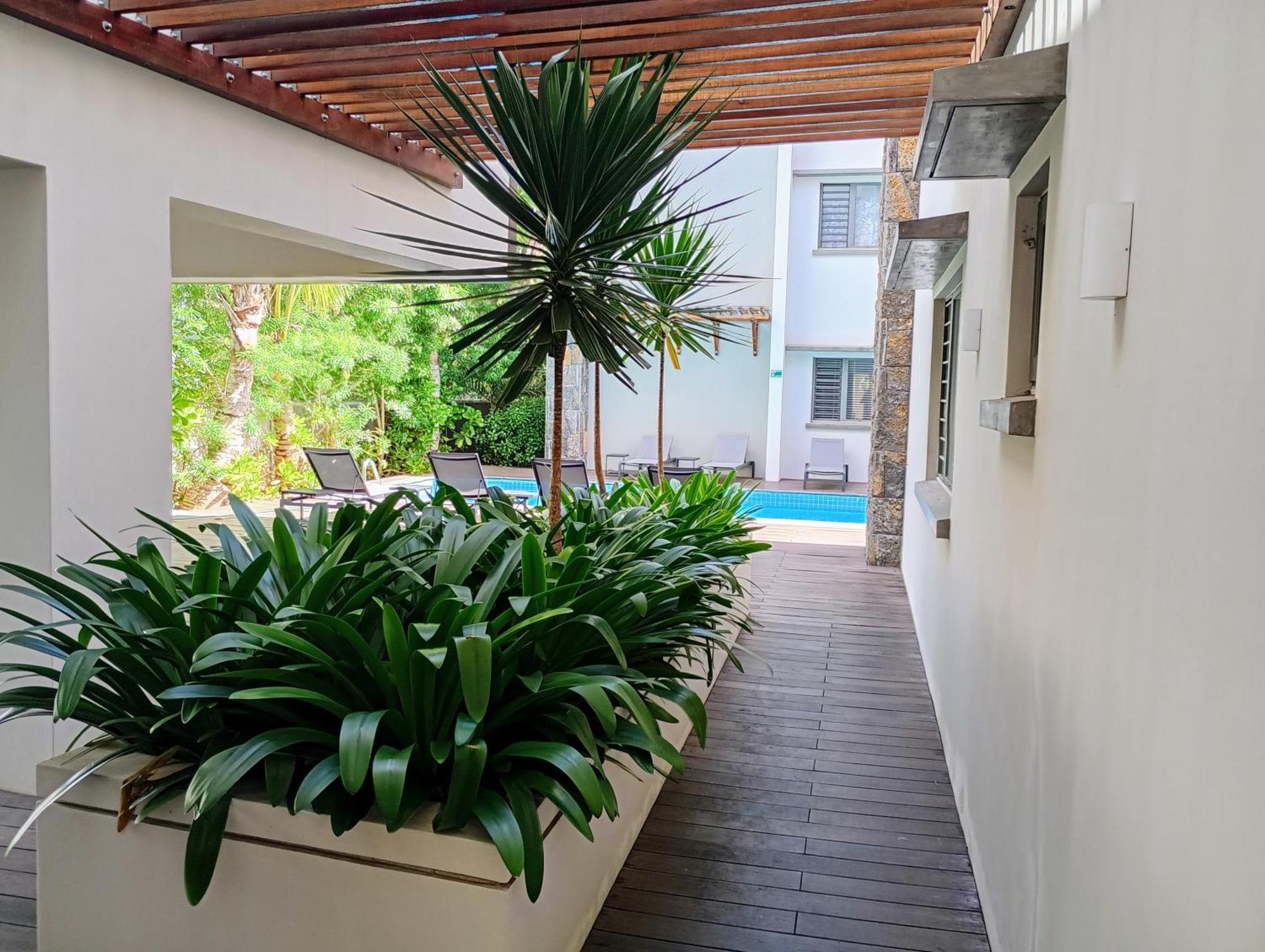 Appt Neuf De 2Ch Ds Residence Avec Piscine, Route Cotiere Grand Baie Bagian luar foto