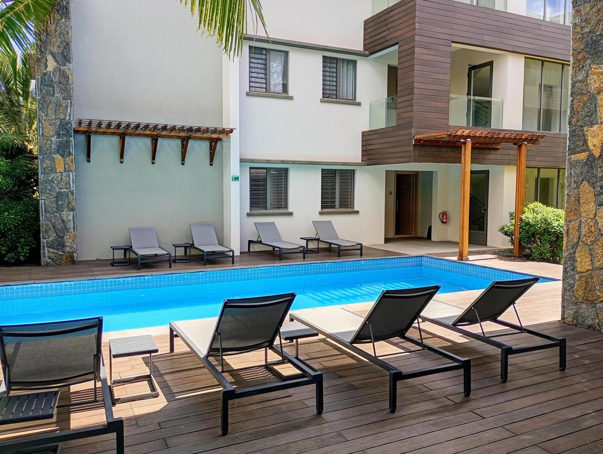 Appt Neuf De 2Ch Ds Residence Avec Piscine, Route Cotiere Grand Baie Bagian luar foto